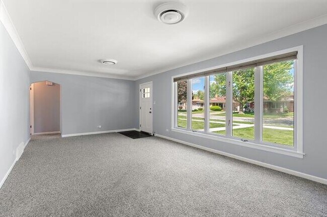 Photo - 9604 S Knox Ave