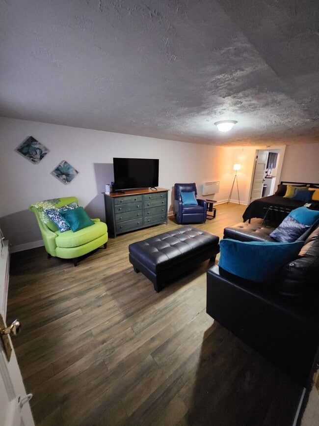 Photo - 1856 Lampson Rd Unit 3