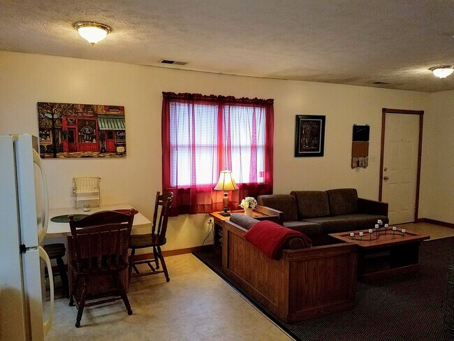 Photo - 342 Overhill St