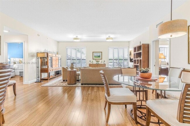Building Photo - 8395 SW 73rd Ave Unit 710
