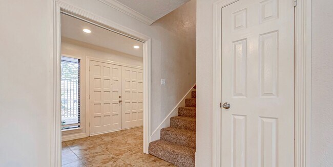 Photo - 1746 Cloister Dr