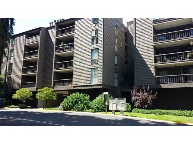 Building Photo - 13680 NE 69th St Unit #637