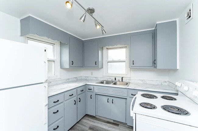 Photo - 416 State St Unit 2