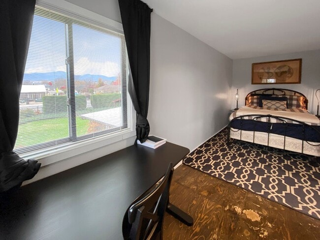 Photo - Portland Loft: Fully Furnished Loft Living with views of the golf course $300 Utility Fee