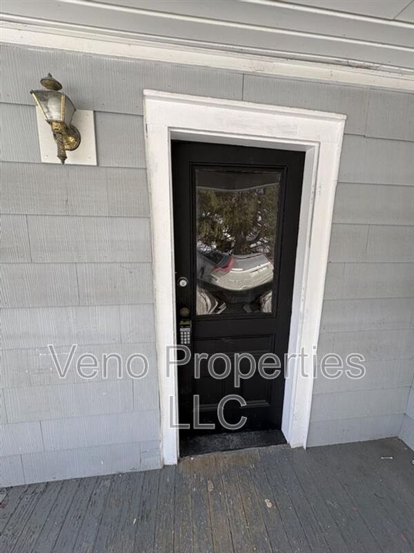 Photo - 24 W Main St