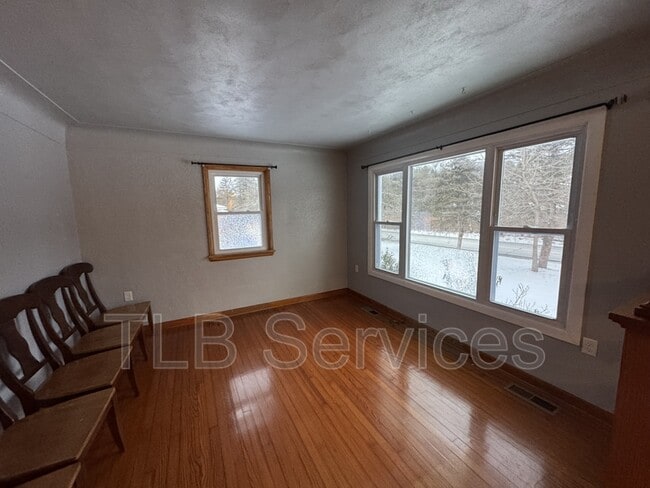 Photo - 542 Montdale Rd