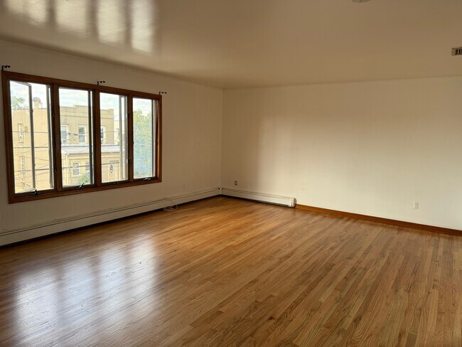 Photo - 373 Jersey Ave Unit 25