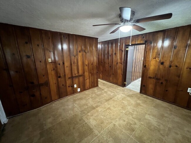 Photo - Charming 2 Bedroom Duplex on Sunshine Rd