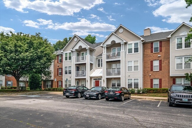 Building Photo - Piney Orchard Condo