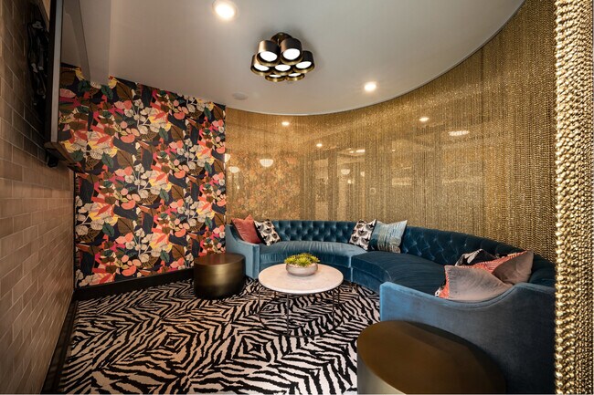 Photo - Halstead Burlington