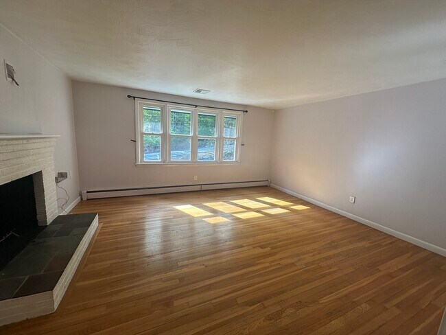 Photo - 242-244-244 Highland St Unidad 2