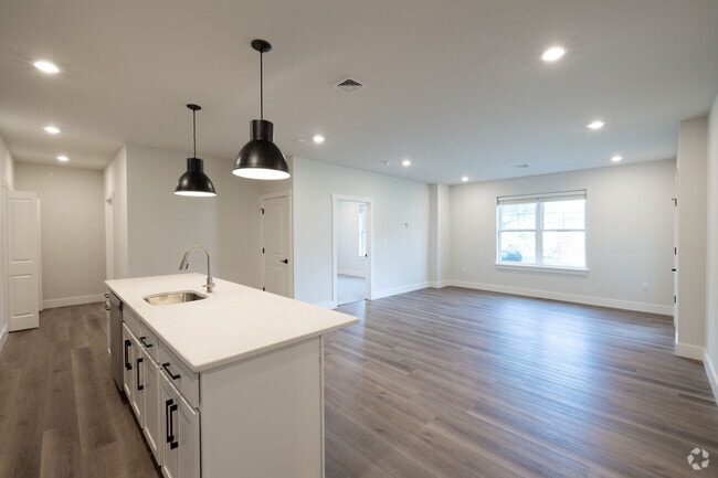 3BR, 2BA - 1164SF