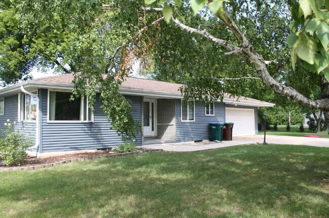 Photo - 3 Bedroom Ranch in Appleton
