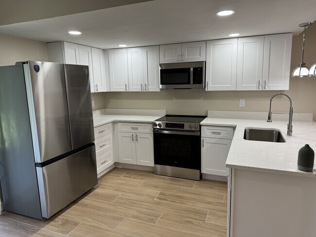 Photo - 683 110th Ave N