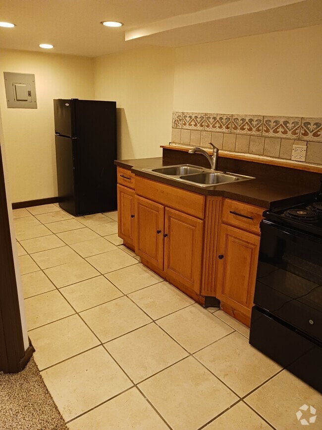 Building Photo - 3112 Niagara St Unit Back Rental
