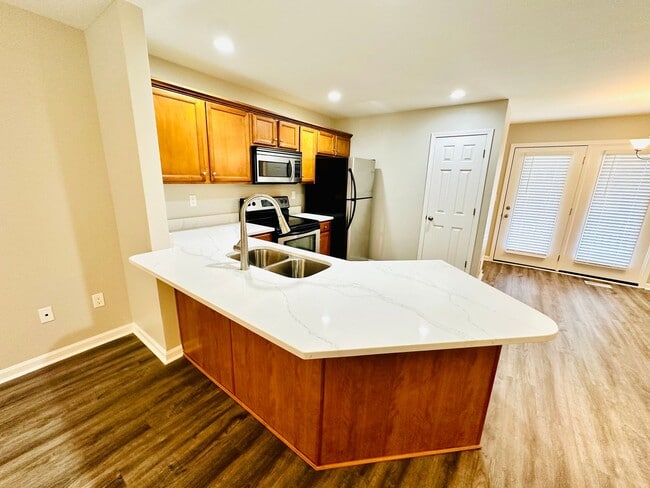 Photo - 104 Weist Pl