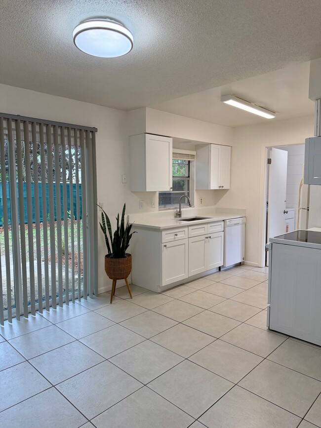 Cocina/comedor - 914 La Salle Ave