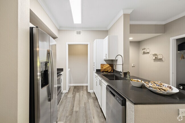 2 habitaciones, 1 baño - 932 pies cuadrados - Cocina - Broadleaf Apartments