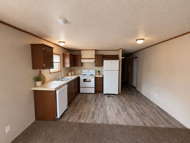 Photo - 25521 Nuway Ave