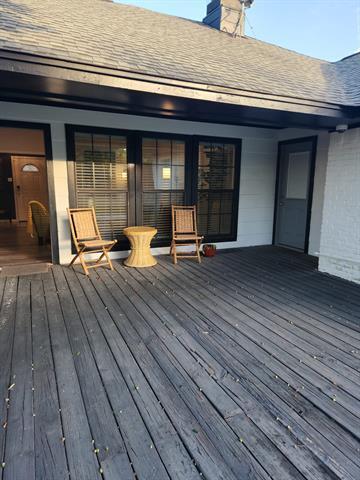 Photo - 16235 Red Wood Cir N