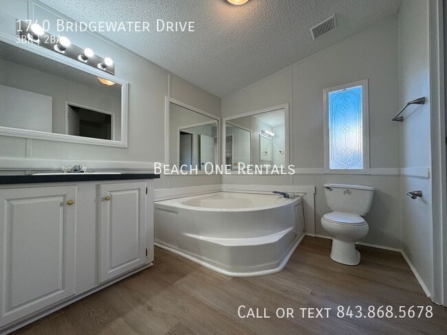 Photo - 1740 Bridgewater Dr House