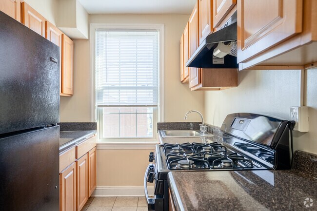 1BR, 1BA - 595SF - Kitchen - Unit 2