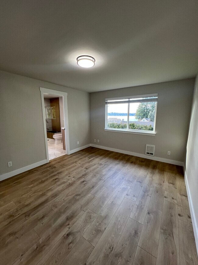 Photo - 12003-12013 13th St NE Unit A