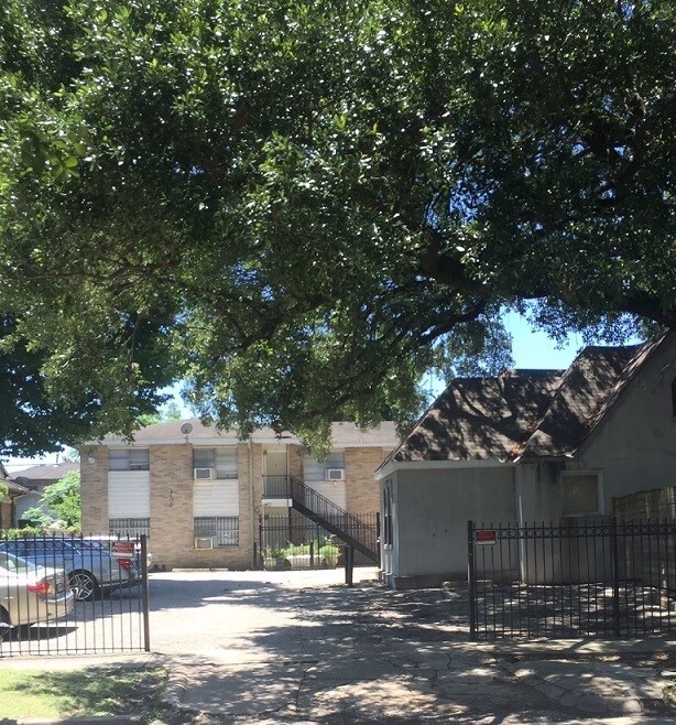 Building Photo - 2606 Barbee St
