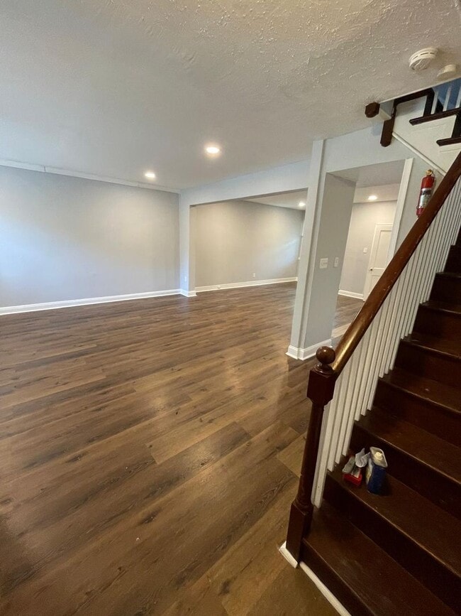 Photo - 3840 Dolfield Ave