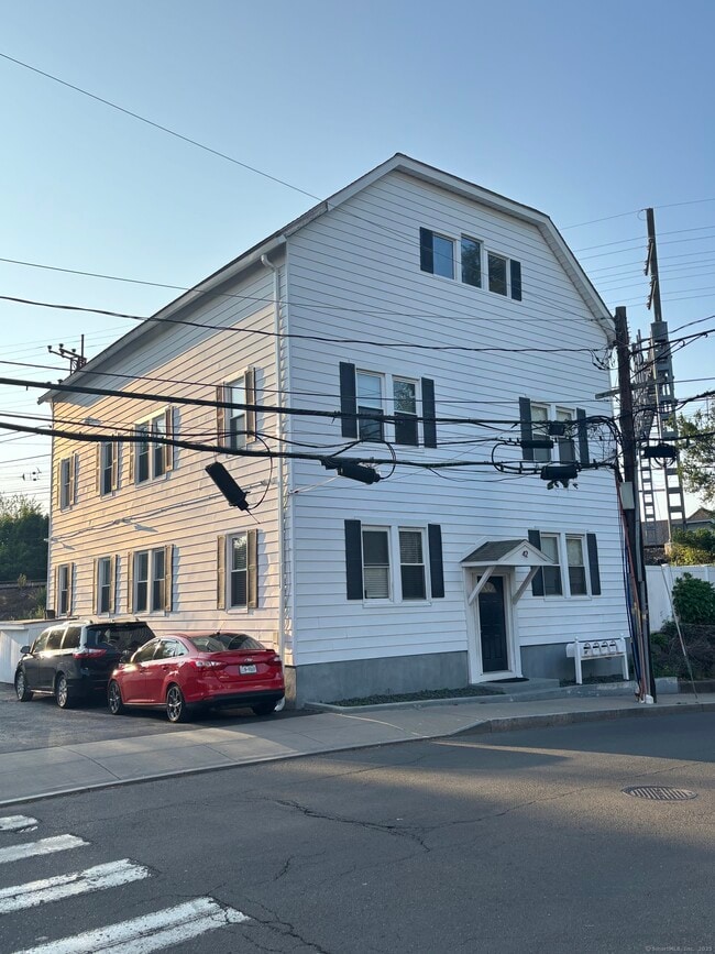 Photo - 42 N Water St Apartment Unit 4