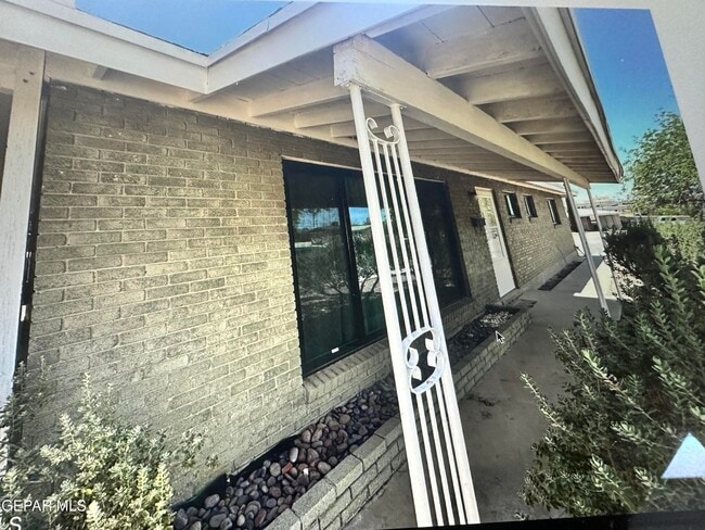 Building Photo - 1202 Caper Rd