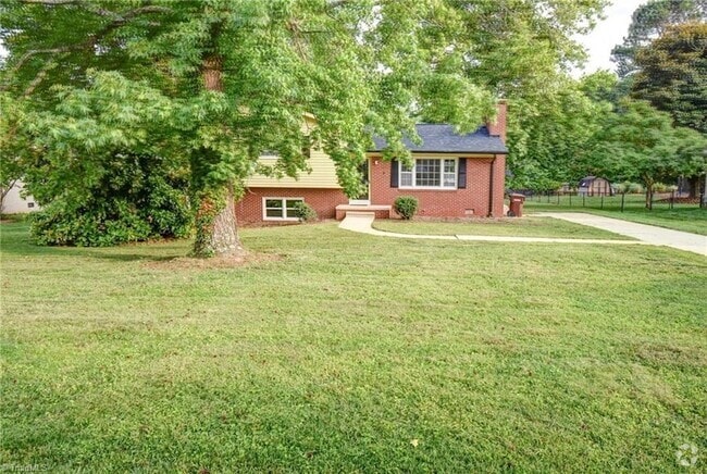 Building Photo - 318 Collinwood Dr Rental