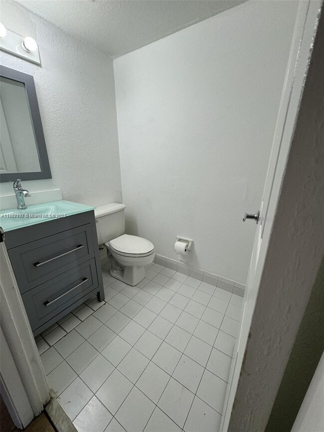 Photo - 915 SE 13th Rd