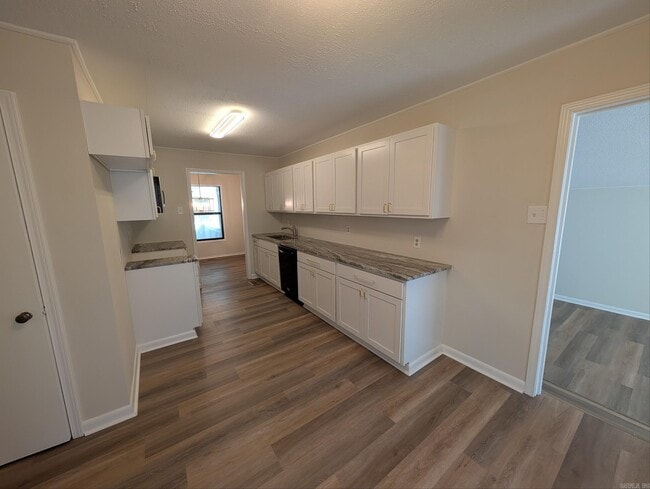 Photo - 7700 Harmon Dr