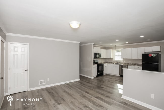 Photo - 124 Cross Hill Rd