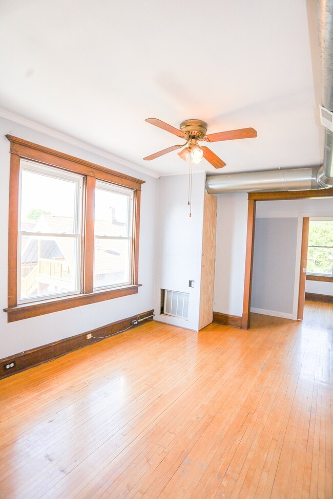 Photo - 2825 N Francisco Ave Unit 2