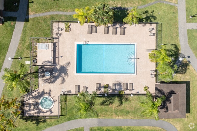 Photo - Pine Grove Condominiums