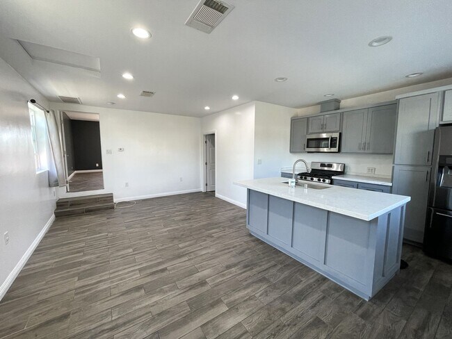 New Price! Modern ADU Rental - New Price! Modern ADU Rental