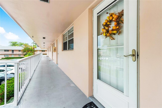Photo - 18081 SE Country Club Dr Condo Unit 19
