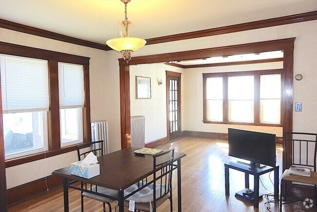 Building Photo - 115 Playstead Rd Unit 2 Rental