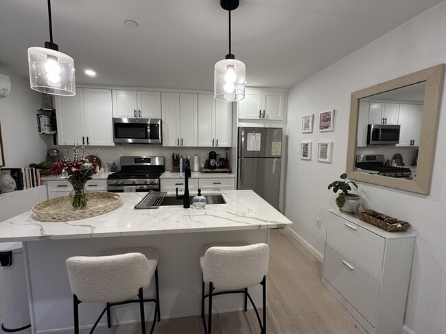 Building Photo - 24 Ferrin St Unit 2