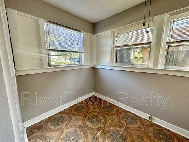 Photo - 2407 Larose Ave
