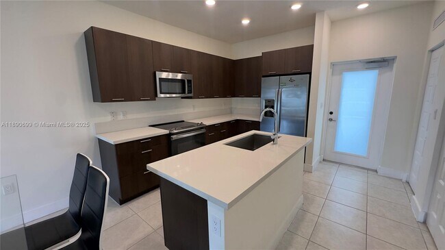 Photo - 8301 NW 41st St Unidad B-409