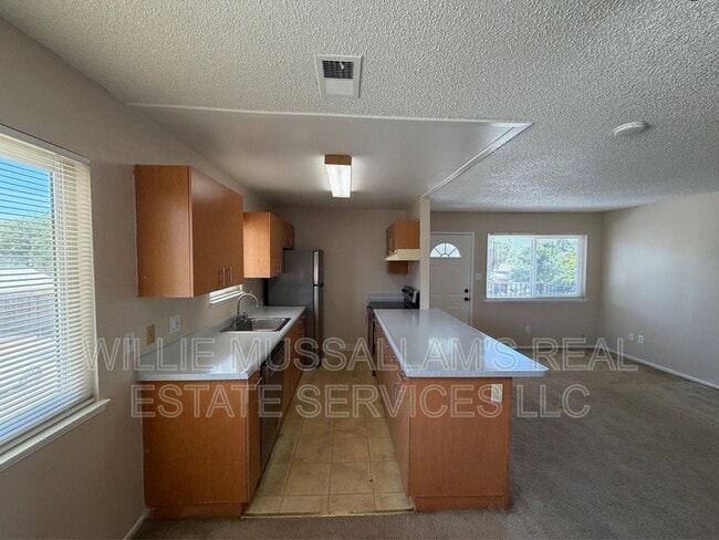 Photo - 2140 Palisade Ave