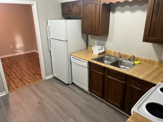 Photo - 107 Molloy Ct