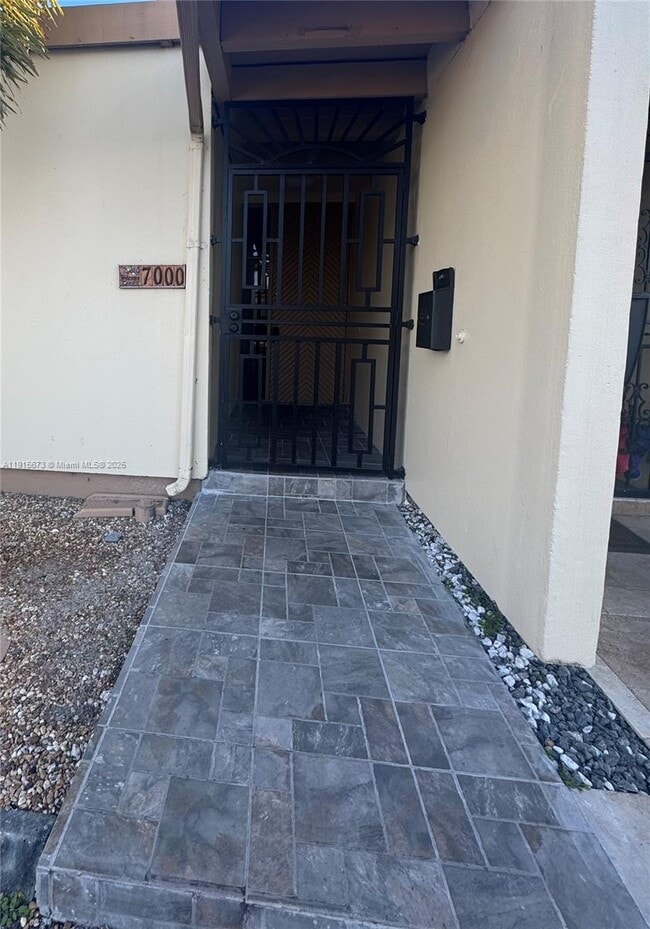 Photo - 7000 Crown Gate Ct