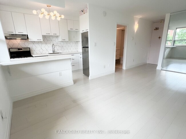 Building Photo - 40 Homewood Ave Unit 811