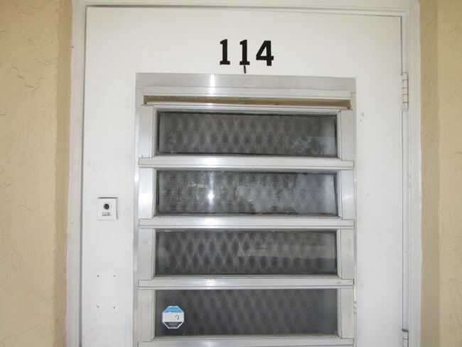 View unit number - 9911 Sandalfoot Blvd Unit 114