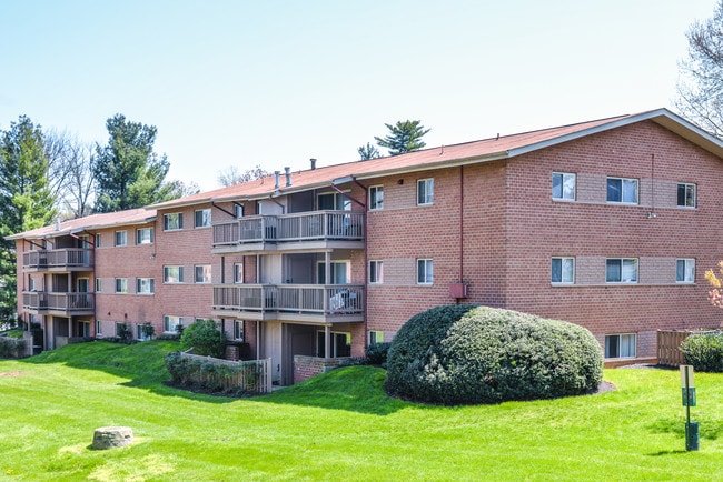 Maintained exterior and landscape