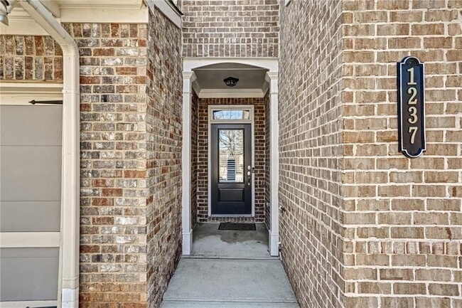 Photo - 1237 Foxcroft Ln